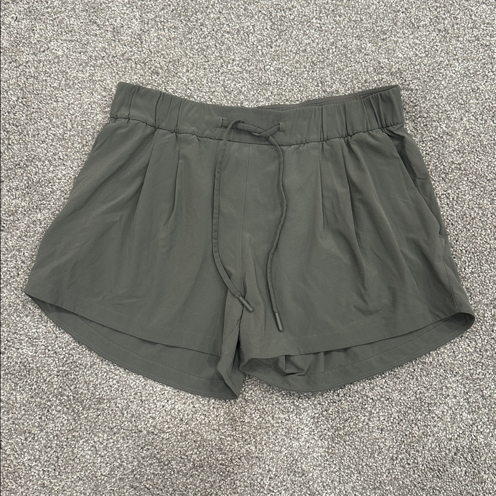 Lululemon On The Fly Short *Woven *2.5"